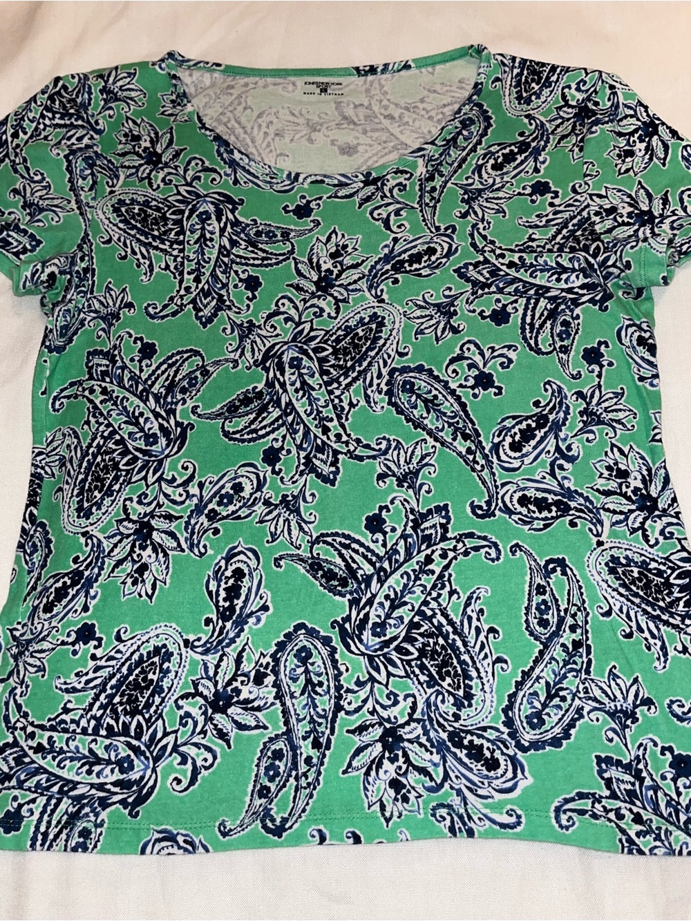 Jones New York Green Paisley Short Sleeve Tee with Navy Accents